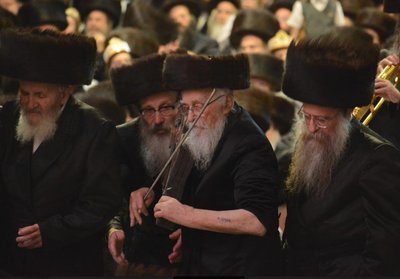 DeO4iVsWAAA5w9M.jpg (67.46 KiB) געזען געווארן 10442 מאל DeO4iVsWAAA5w9M.jpg